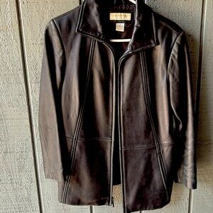 Vintage petite 100% lamb skin leather jacket Preston and York size medium.